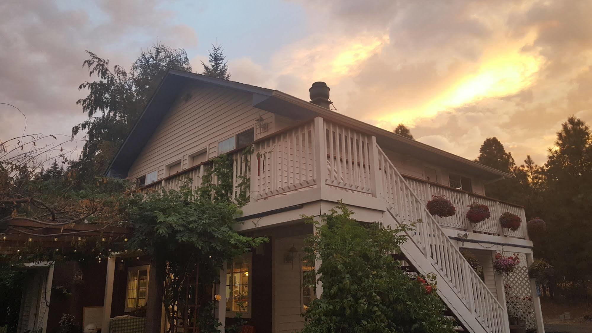 Rubyjune Inn White Salmon 外观 照片